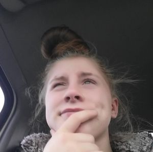 Meet your Posher, Synthia